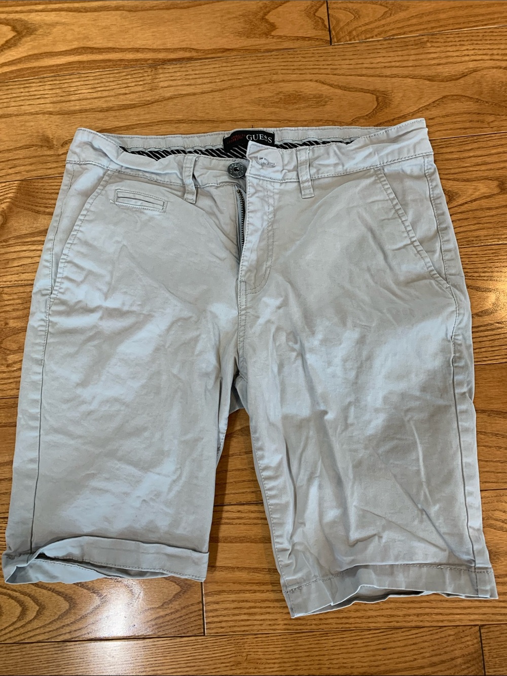 💛2/$20 GUESS Men’s Light Gray Flat Front Chino Shorts size 30